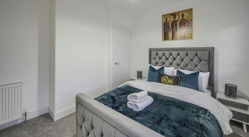 Stylish and luxurious 3 bedroom house.