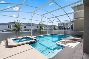 A heated pool - Ultimate Bespoke 6 Bedroom Champions Gate Pool Villa (Davenport)