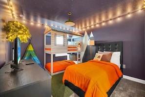 7 bedrooms, iron/ironing board, WiFi, bed sheets