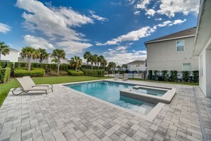 A heated pool - New Encore Resort 5 Bedroom Resort Home (Kissimmee)