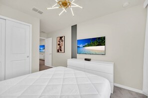 5 bedrooms, iron/ironing board, WiFi, bed sheets