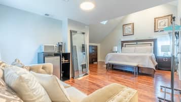 1 bedroom, iron/ironing board, travel crib, WiFi