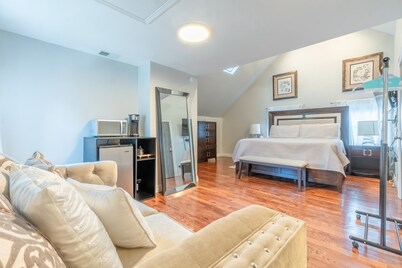 Beautiful cozy loft in Montclair, NJ