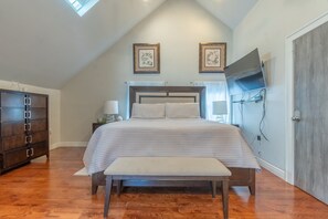 1 bedroom, iron/ironing board, travel crib, WiFi