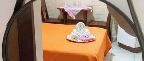 Free WiFi, bed sheets