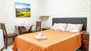 Habitación económica doble, 1 habitación, vistas al jardín | Wifi gratis y ropa de cama