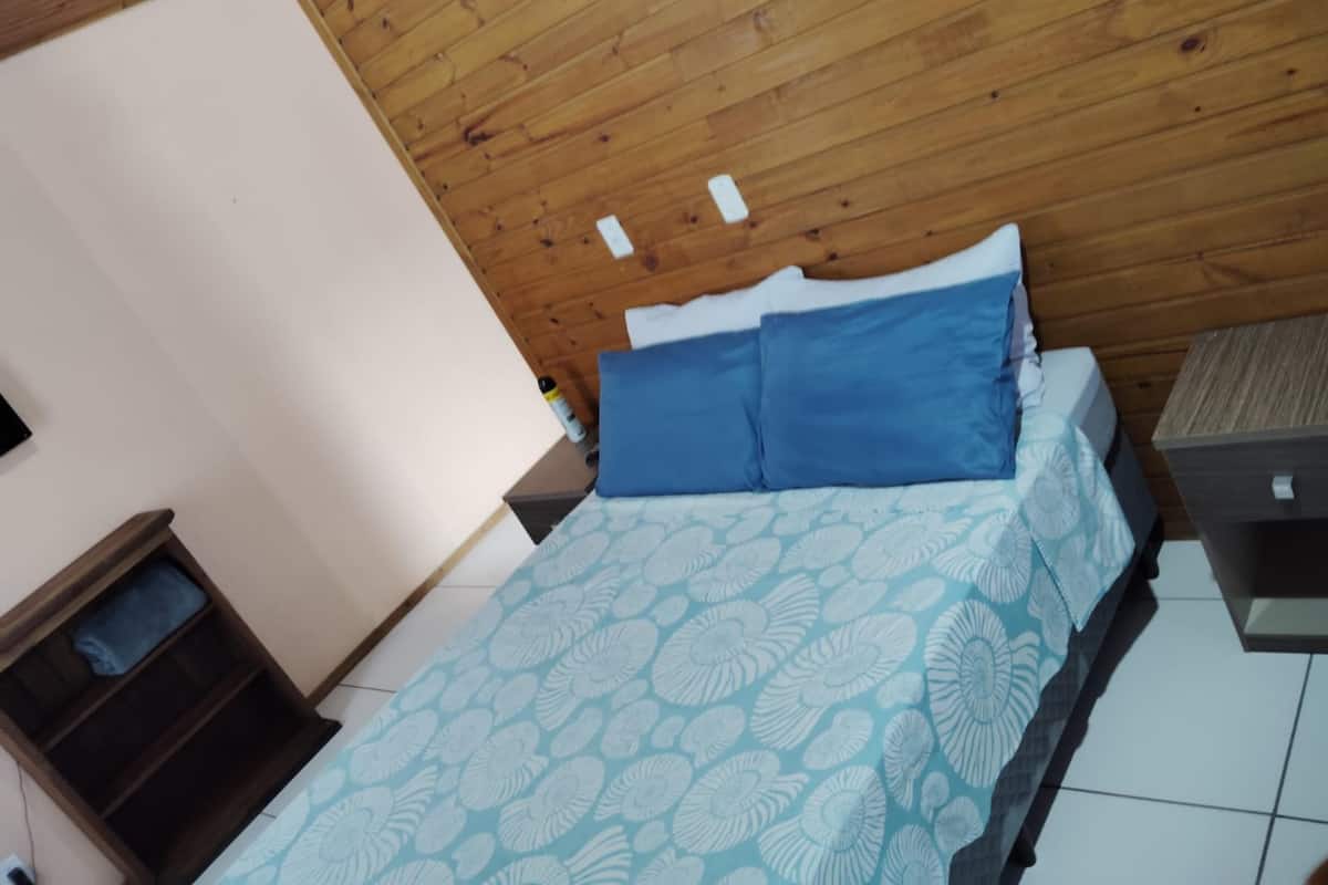 Standard Quadruple Room | Free WiFi, bed sheets