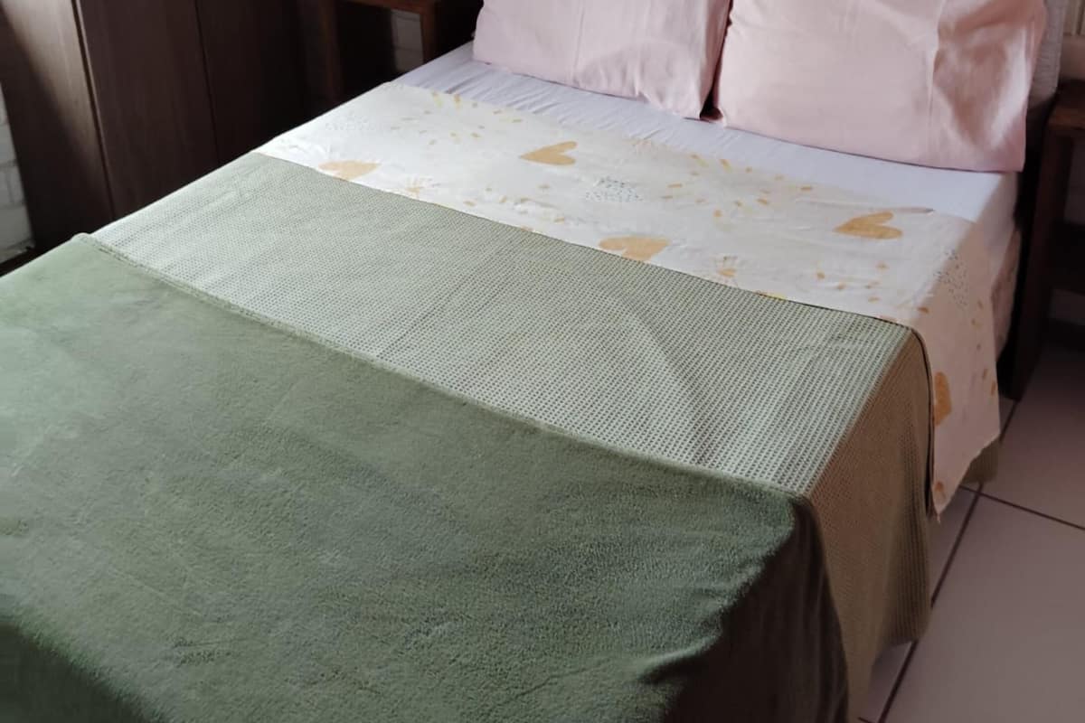 Family Apartment, 2 Bedrooms | Free WiFi, bed sheets