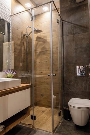 Hair dryer, bidet, towels, soap - 2-bedroom fully equipped apartment in beautiful Burgas with Free Parking Spot (Burgas)