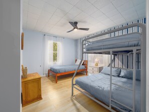 2 bedrooms, WiFi, bed sheets