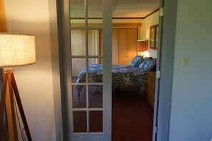 1 quarto, escrivaninha, Wi-Fi, roupa de cama