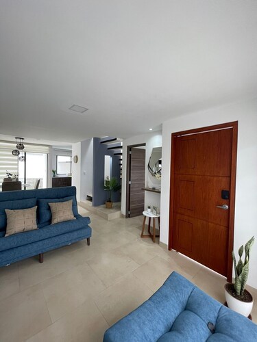 2 story, 4 beds, 2½ baths in beautiful Valle de Los Chillos, Quito Ecuador