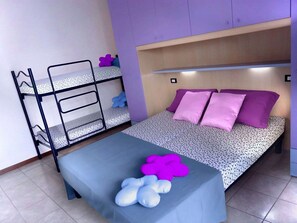 2 bedrooms, iron/ironing board, travel cot, free WiFi