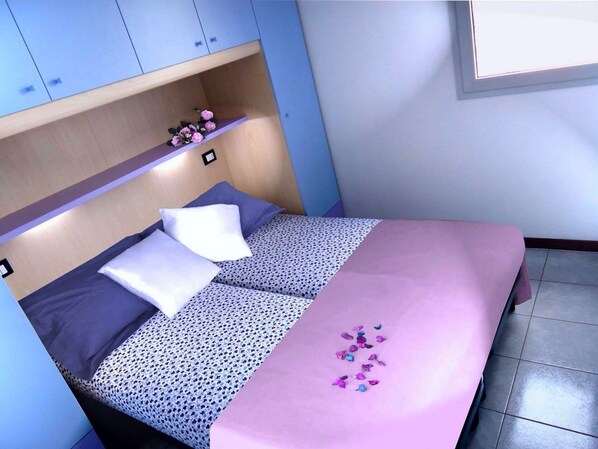 2 bedrooms, iron/ironing board, travel crib, free WiFi