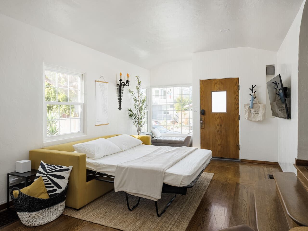 3 bedrooms, desk, iron/ironing board, WiFi