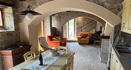 Maison de Campagne Ă Ascoli Piceno avec 4 chambres Ă coucher, 8 couchages