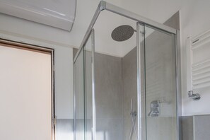 Douche, bidet