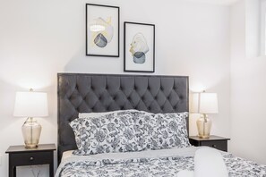 2 bedrooms, desk, iron/ironing board, WiFi