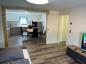 2 quartos, berço de viagem, Wi-Fi, roupa de cama
