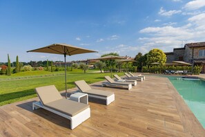 Et oppvarmet basseng