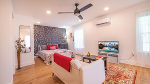 1 chambre, fer et planche à repasser, lit parapluie, Wi-Fi