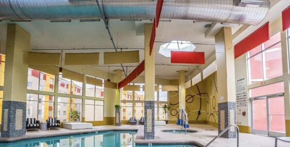 Pool - CES week, NO resort fee for 6 guests, close to Convention Ctr, shuttle&FREE WiFi (Las Vegas)
