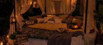Friends-Inspired 3 BDR Escape Vintage Vibes & Private Garden Near Chicago