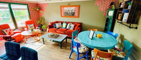 Smart TV, fireplace, DVD player, table football