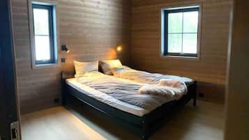 5 slaapkamers, een strijkplank/strijkijzer, wifi, beddengoed