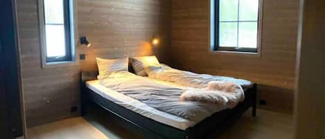 5 habitaciones, tabla de planchar con plancha, wifi y ropa de cama
