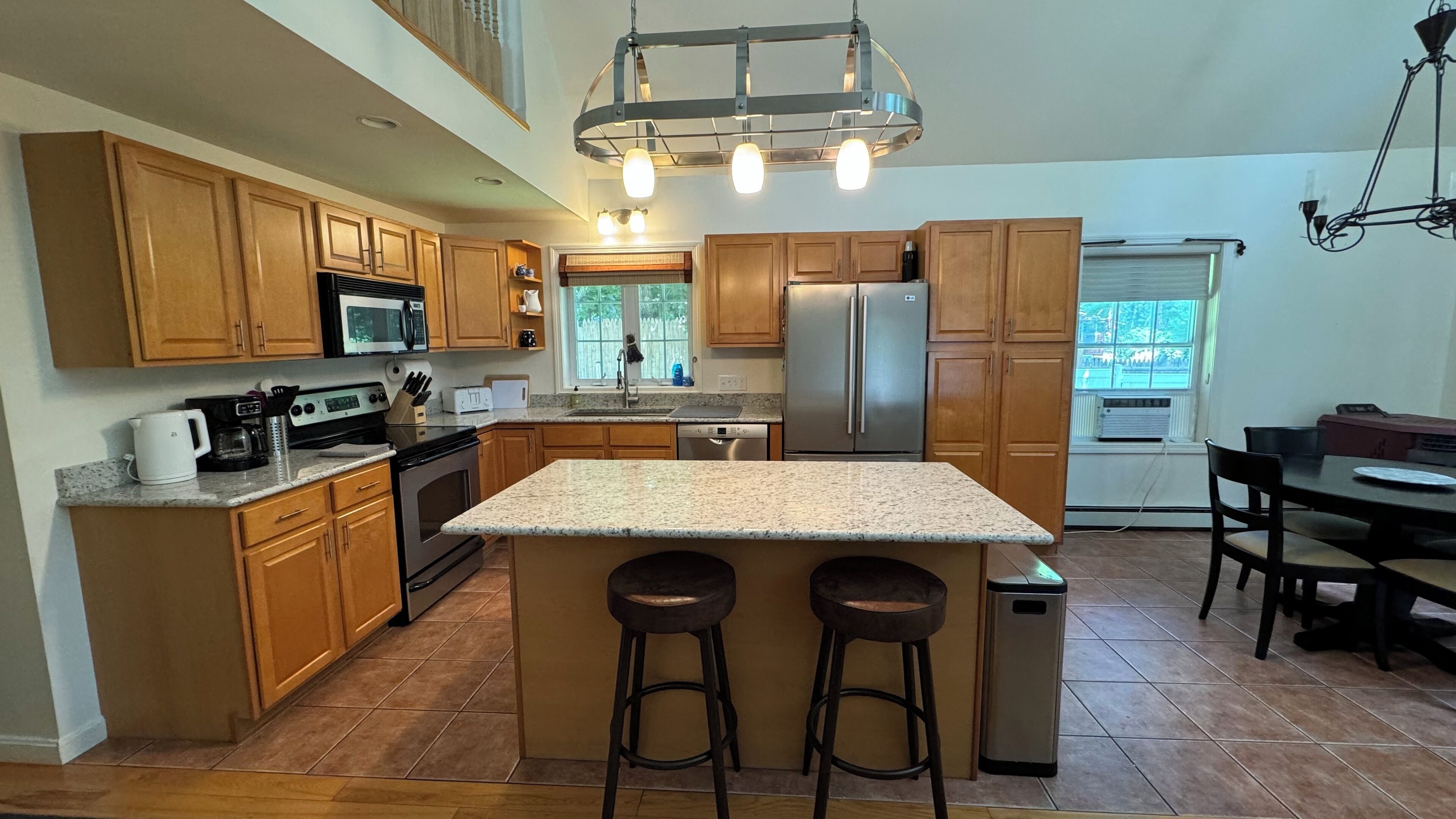 4 Bedroom Lakes Region House