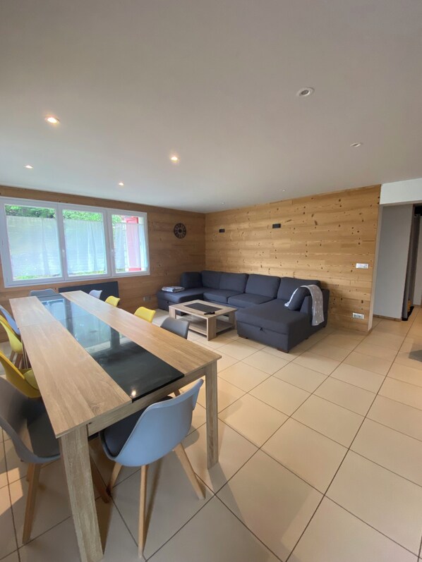 Interior - Appartement 3 Chambres, 3 Salles D'eau/bain, 2wc, et Sauna Pour 8 Personnes (Font-Romeu-Odeillo-Via)