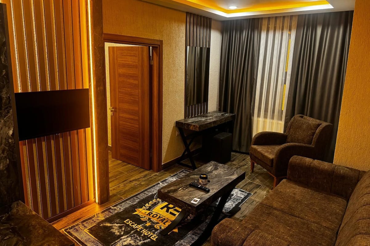 Deluxe suite | 1 slaapkamer, een bureau, gratis wifi