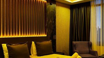 Double Room | Desk, free WiFi