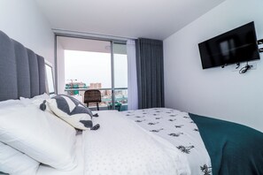 2 bedrooms, desk, iron/ironing board, free WiFi - Modern 2BR/2BA Apartment w/balcony, Wifi 1000Mbps and garage in San Miguel Lima (San Miguel)