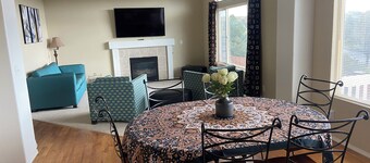 Family Reunion on a 5-bedroom house in heart of Colorado Springs close to AFB