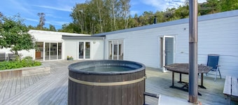 Lovely home in Lysekil with sauna