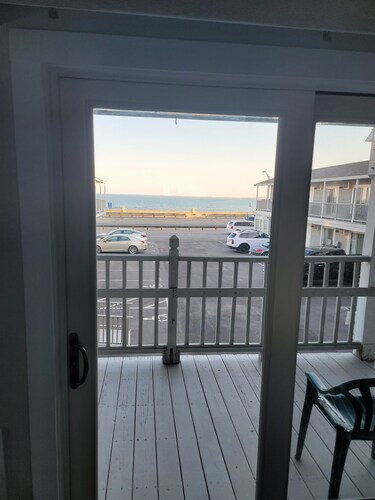 Luxury Executive 1-bedroom condo at Hampton Beach with Ocean & Marsh Views