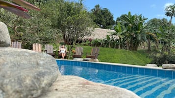 Kolam renang terbuka