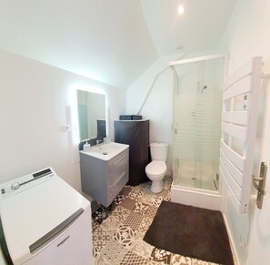 Hair dryer, towels, toilet paper - *_* Chic & Contemporary *_* (Vierzon)