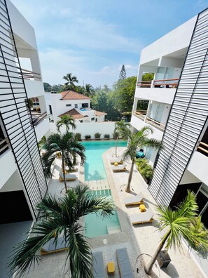 Outdoor pool, a heated pool