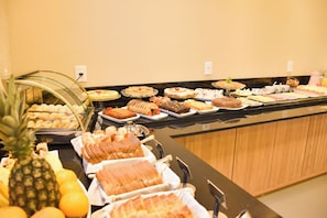 Free daily buffet breakfast