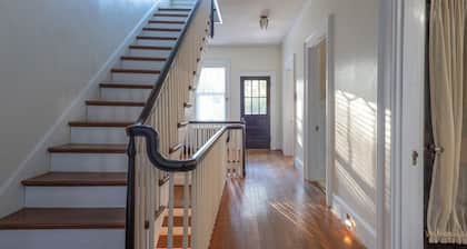 Stately historic 3bdr shore house near Cape Charles, boat parking, pet friendly