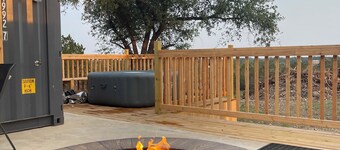 Charming&unique 4-bedroom country house on 12 private acres in Fredericksburg