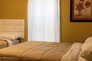 3 bedrooms, desk, iron/ironing board, WiFi