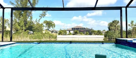 Piscine extérieure, piscine chauffée