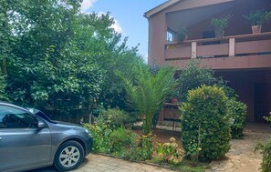 Property grounds - 1 bedroom cozy apartment in Nin (Nin)