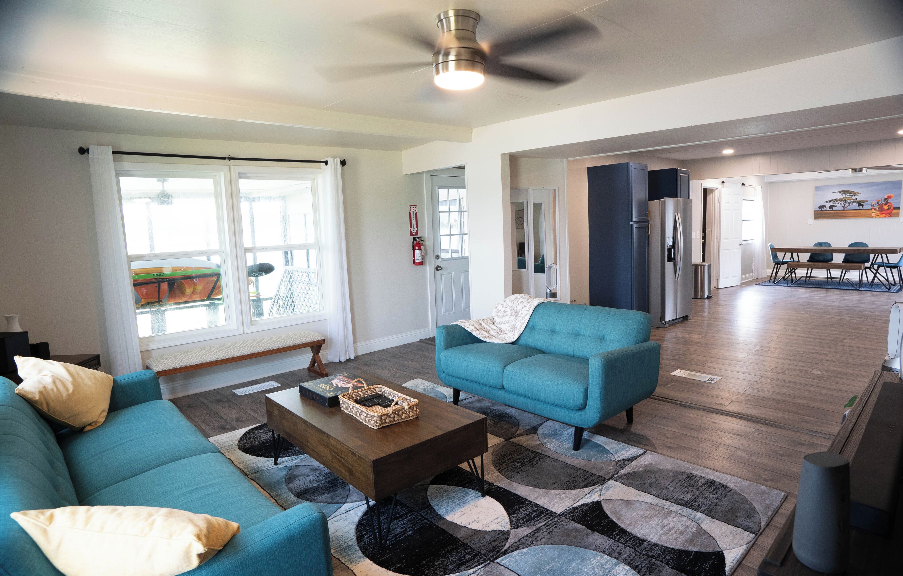 Een smart-tv en een open haard