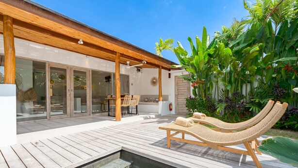 Basic Villa | Property grounds - Villa Diana 1 (Tabanan)