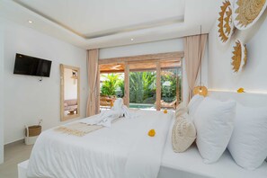 2 bedrooms, in-room safe, iron/ironing board, bed sheets - Villa Diana 2 (Tabanan)